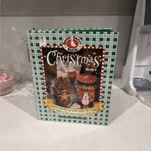 Gooseberry Patch Christmas Book 2 – Recipes, Crafts & Holiday Decorating Ideas
